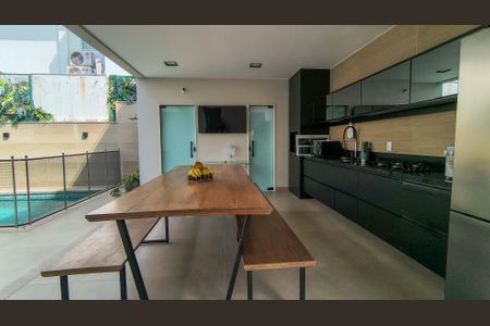 Casa de condomínio à venda com 300m², 5 quartos e 2 vagasÁrea Gourmet