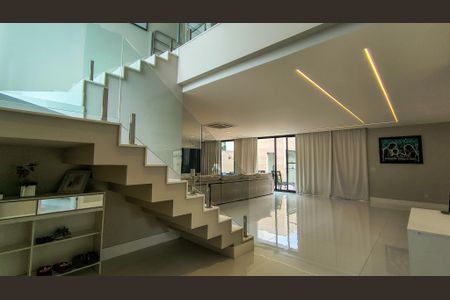 Casa de condomínio à venda com 300m², 5 quartos e 2 vagasSala