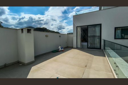 Casa de condomínio à venda com 300m², 5 quartos e 2 vagasSacada da Suíte 1