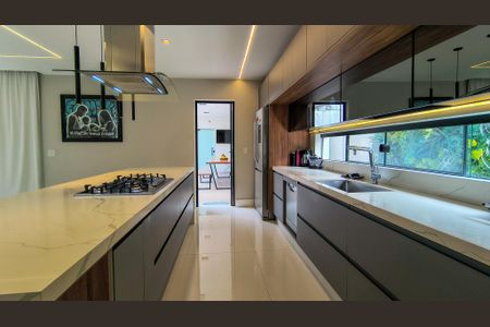 Casa de condomínio à venda com 300m², 5 quartos e 2 vagasCozinha