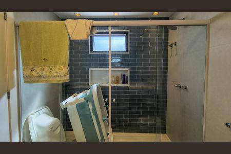 Casa de condomínio à venda com 300m², 5 quartos e 2 vagasBanheiro da Suíte 1