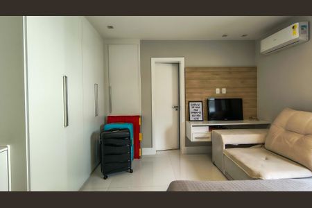 Casa de condomínio à venda com 300m², 5 quartos e 2 vagasSuíte 2