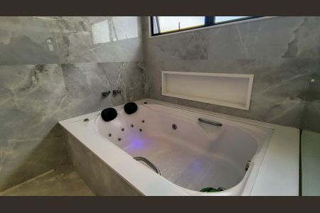 Casa de condomínio à venda com 300m², 5 quartos e 2 vagasBanheiro da Suíte 3