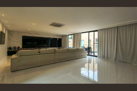 Casa de condomínio à venda com 300m², 5 quartos e 2 vagasSala