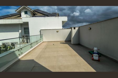 Casa de condomínio à venda com 300m², 5 quartos e 2 vagasSacada da Suíte 1