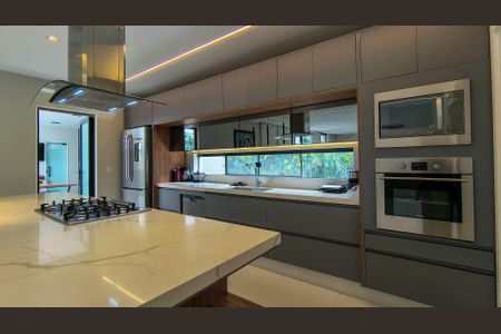 Casa de condomínio à venda com 300m², 5 quartos e 2 vagasCozinha