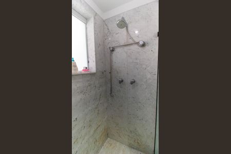 Casa de condomínio à venda com 450m², 4 quartos e 3 vagas Casa de condomínio à venda com 450m², 4 quartos e 3 vagasBanheiro 2