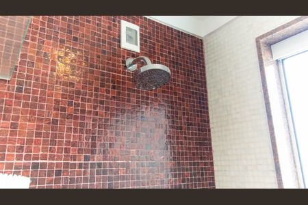 Casa de condomínio à venda com 450m², 4 quartos e 3 vagas Casa de condomínio à venda com 450m², 4 quartos e 3 vagasBanheiro da Suíte 2