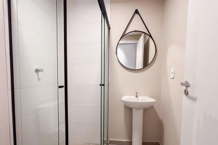 Banheiro de apartamento à venda com 1 quarto, 32m² em Chácara Seis de Outubro, São Paulo