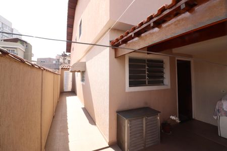 Casa à venda com 232m², 3 quartos e 3 vagasÁrea de Serviço