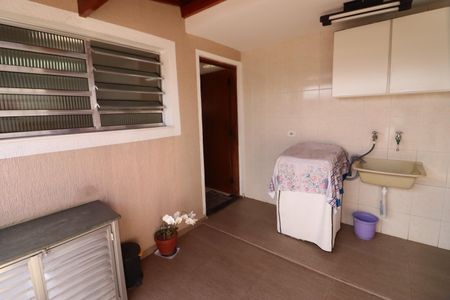 Casa à venda com 232m², 3 quartos e 3 vagasÁrea de Serviço