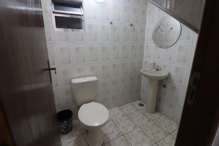 Casa à venda com 232m², 3 quartos e 3 vagasBanheiro de Serviço