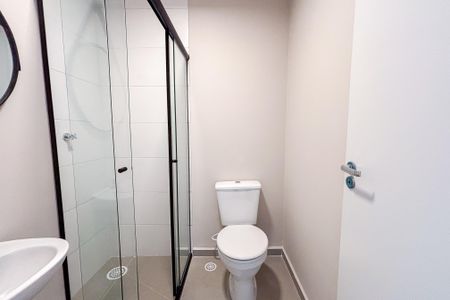 Banheiro de apartamento à venda com 1 quarto, 32m² em Chácara Seis de Outubro, São Paulo