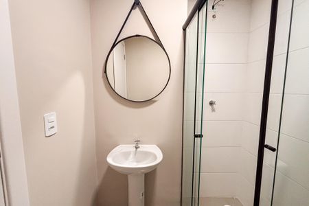 Banheiro de apartamento à venda com 1 quarto, 32m² em Chácara Seis de Outubro, São Paulo