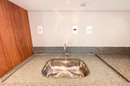 Cozinha de apartamento à venda com 1 quarto, 29m² em Chácara Seis de Outubro, São Paulo
