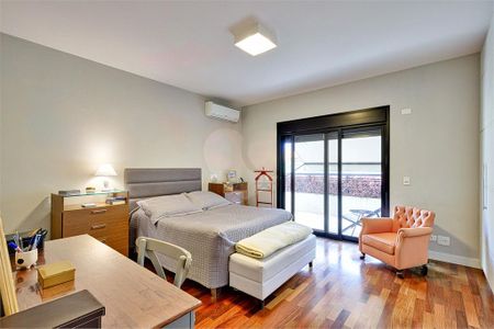 Casa à venda com 3 quartos, 304m² em Granja Julieta, São Paulo