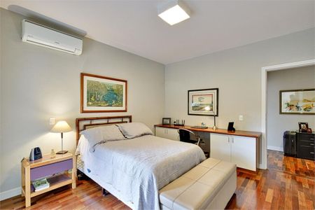 Casa à venda com 3 quartos, 304m² em Granja Julieta, São Paulo