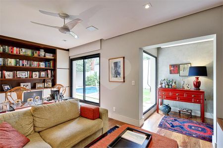 Casa à venda com 3 quartos, 304m² em Granja Julieta, São Paulo