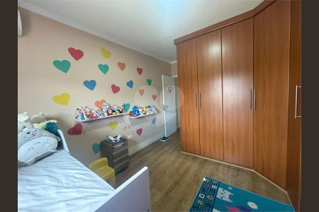 Casa à venda com 3 quartos, 120m² em Vila Nivi, São Paulo