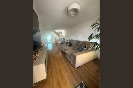 Casa à venda com 3 quartos, 120m² em Vila Nivi, São Paulo