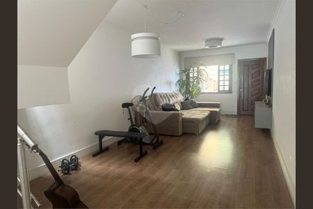 Casa à venda com 3 quartos, 120m² em Vila Nivi, São Paulo
