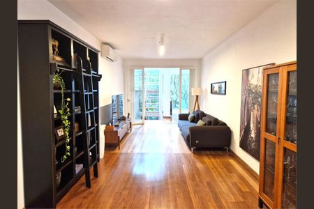 Casa à venda com 4 quartos, 229m² em Chácara Monte Alegre, São Paulo