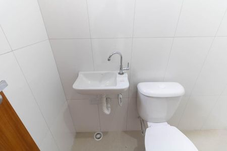 Casa de condomínio à venda com 60m², 2 quartos e 1 vagaBanheiro da Suíte 2