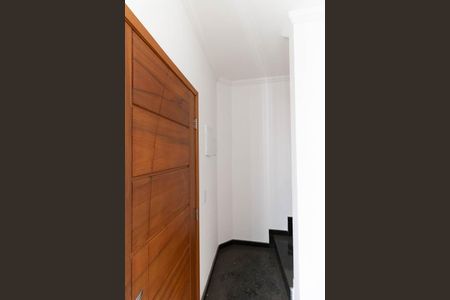 Casa de condomínio à venda com 60m², 2 quartos e 1 vagaEscada
