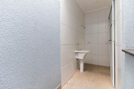Casa de condomínio à venda com 60m², 2 quartos e 1 vagaÁrea de Serviço