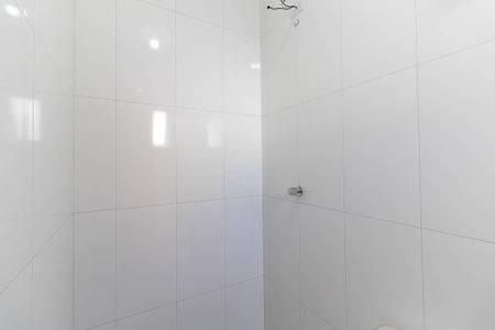 Casa de condomínio à venda com 55m², 2 quartos e 1 vaga Casa de condomínio à venda com 55m², 2 quartos e 1 vagaBanheiro da Suíte 2