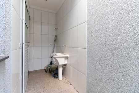 Casa de condomínio à venda com 55m², 2 quartos e 1 vaga Casa de condomínio à venda com 55m², 2 quartos e 1 vagaLavanderia