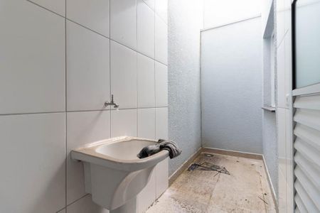 Casa de condomínio à venda com 55m², 2 quartos e 1 vaga Casa de condomínio à venda com 55m², 2 quartos e 1 vagaLavanderia