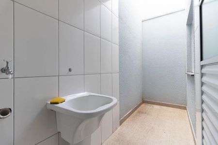 Casa de condomínio à venda com 55m², 2 quartos e 1 vaga Casa de condomínio à venda com 55m², 2 quartos e 1 vagaLavanderia