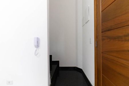 Casa de condomínio à venda com 55m², 2 quartos e 1 vaga Casa de condomínio à venda com 55m², 2 quartos e 1 vagaEscada