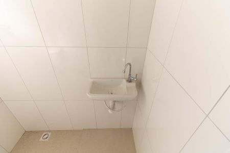 Casa de condomínio à venda com 55m², 2 quartos e 1 vagaBanheiro da Suíte 1