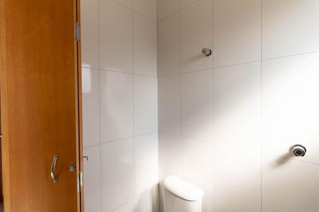 Casa de condomínio à venda com 55m², 2 quartos e 1 vagaBanheiro da Suíte 1