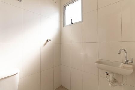 Casa de condomínio à venda com 55m², 2 quartos e 1 vagaBanheiro da Suíte 1