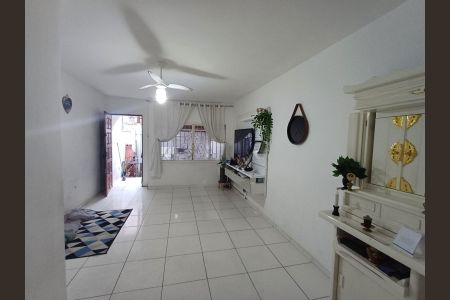 Casa à venda com 89m², 2 quartos e 1 vaga