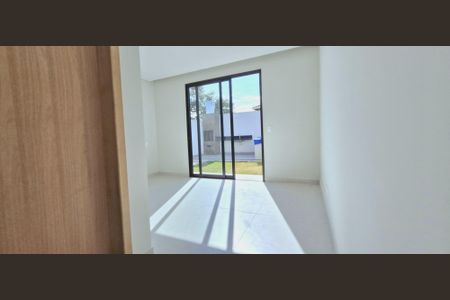 Casa à venda com 100m², 3 quartos e 2 vagas Casa à venda com 100m², 3 quartos e 2 vagasSuíte