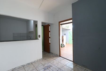 Sala de casa para alugar com 1 quarto, 80m² em Jardim Alexandre Balbo, Ribeirão Preto