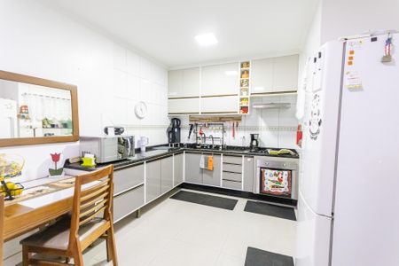 Apartamento à venda com 90m², 3 quartos e 2 vagas Apartamento à venda com 90m², 3 quartos e 2 vagasCozinha