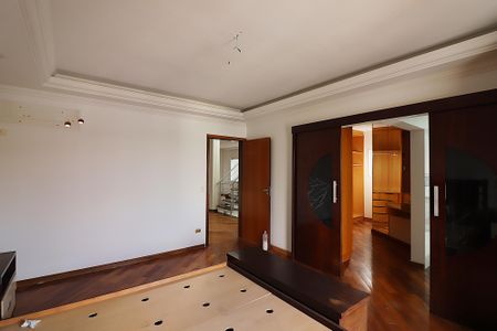 Casa de condomínio para alugar com 642m², 3 quartos e 6 vagasSuíte 1