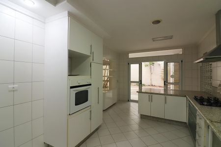 Casa de condomínio para alugar com 642m², 3 quartos e 6 vagasCozinha