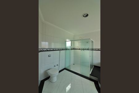 Casa de condomínio para alugar com 642m², 3 quartos e 6 vagasSuíte 1 Banheiro