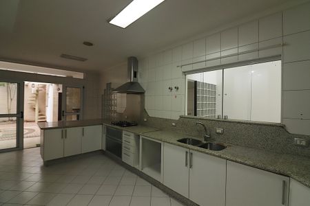 Casa de condomínio para alugar com 642m², 3 quartos e 6 vagasCozinha