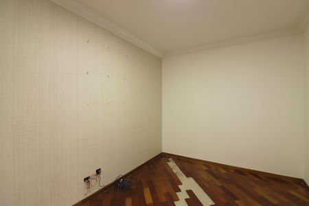 Casa de condomínio para alugar com 642m², 3 quartos e 6 vagasEscritório