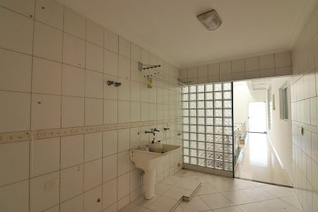 Casa de condomínio para alugar com 642m², 3 quartos e 6 vagasÁrea de Serviço