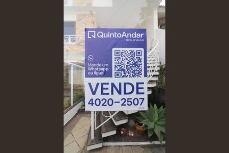 Casa de condomínio para alugar com 642m², 3 quartos e 6 vagasPlaca