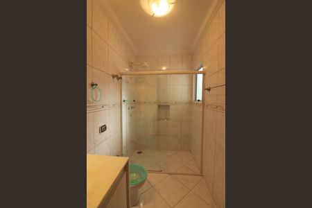 Casa de condomínio para alugar com 642m², 3 quartos e 6 vagasSuíte 2 Banheiro