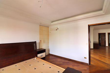 Casa de condomínio para alugar com 642m², 3 quartos e 6 vagasSuíte 1